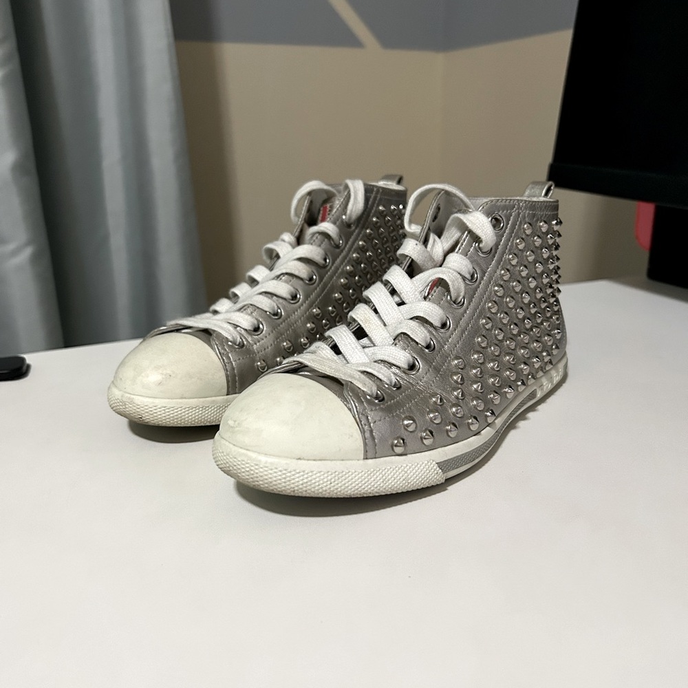 Prada Womens Silver Glitter Leather Sneakers